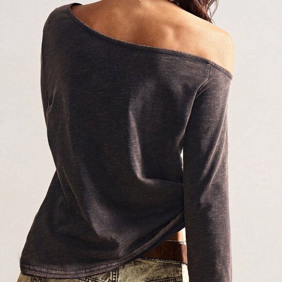 Casual Women's One-Shoulder Long Sleeve T-Shirt - Picture 7 of 7